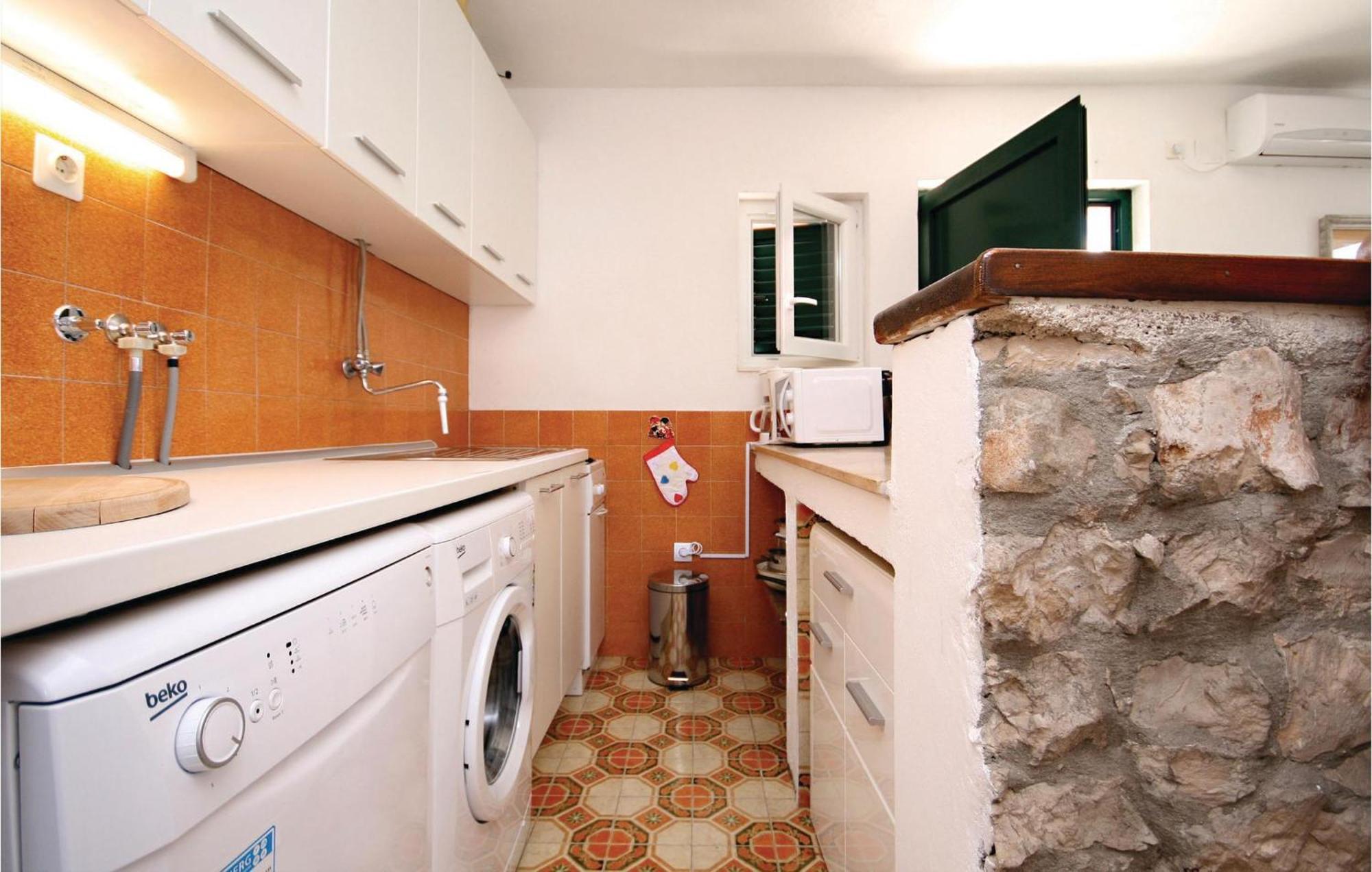 2 Bedroom Beautiful Home In Sparadici Grebaštica Exteriér fotografie